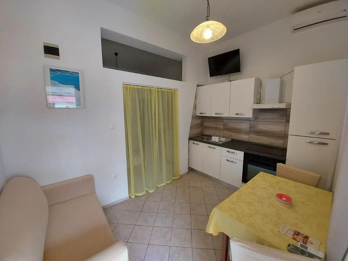 Apartments & Rooms Nensi Baška Pensjonat