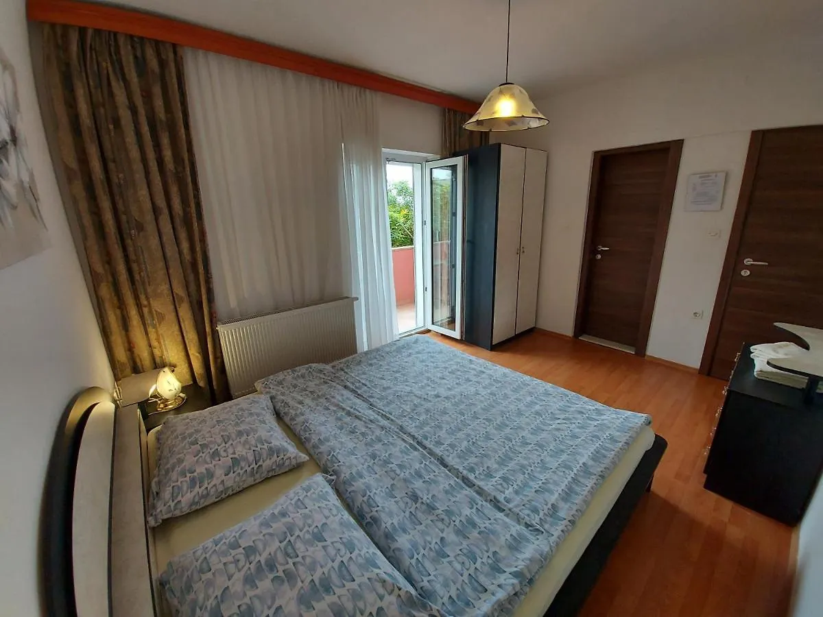 Apartments & Rooms Nensi Baška