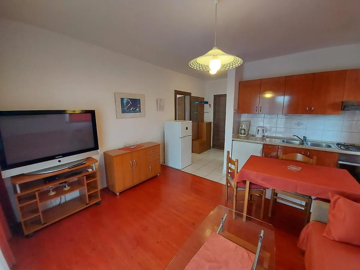 Apartments & Rooms Nensi Baška Pensjonat