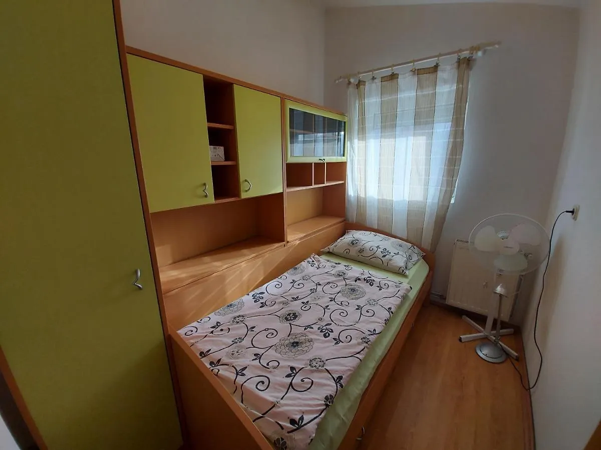 Apartments & Rooms Nensi Baška Pensjonat