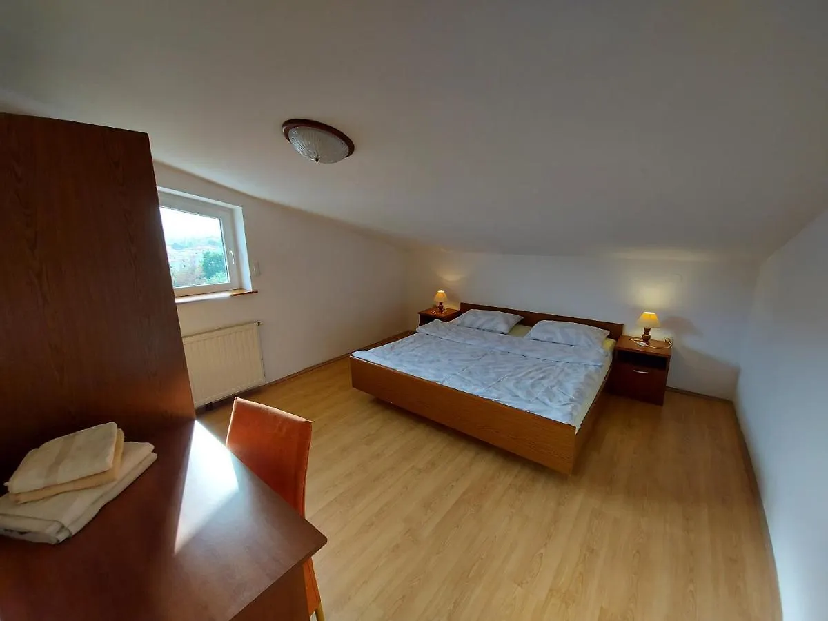 Pensjonat Apartments & Rooms Nensi Baška