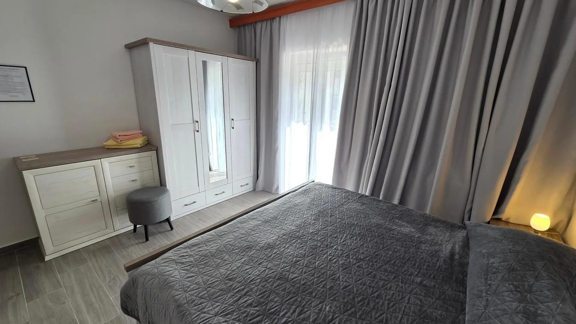 Apartments & Rooms Nensi Baška 0*,  Horvátország