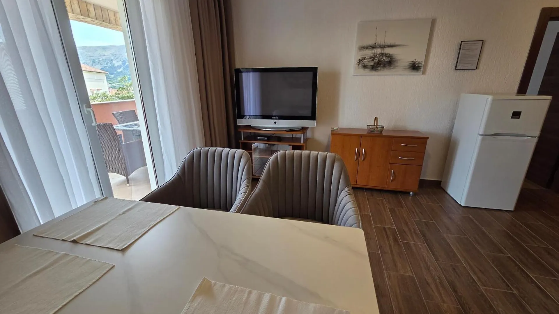 Apartments & Rooms Nensi Baška Pensjonat