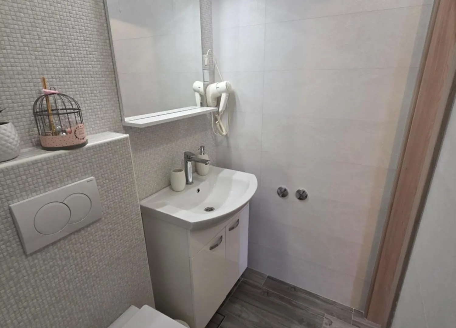 Apartments & Rooms Nensi 0*, Baska (Krk) Croatia